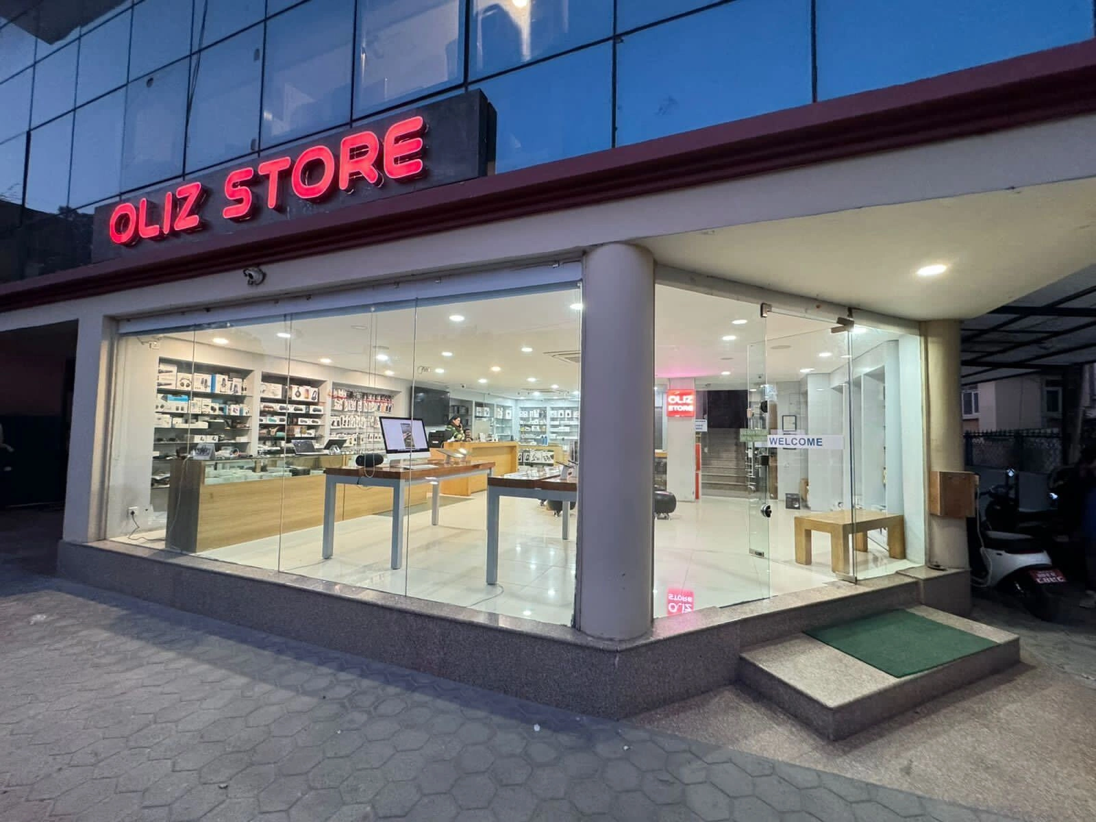 Oliz Store storefront