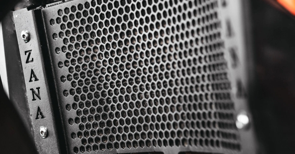 Adv 390 Radiator Radiator Guard Honeycomb – Black | KTM ADV 250 & 390 (2025)