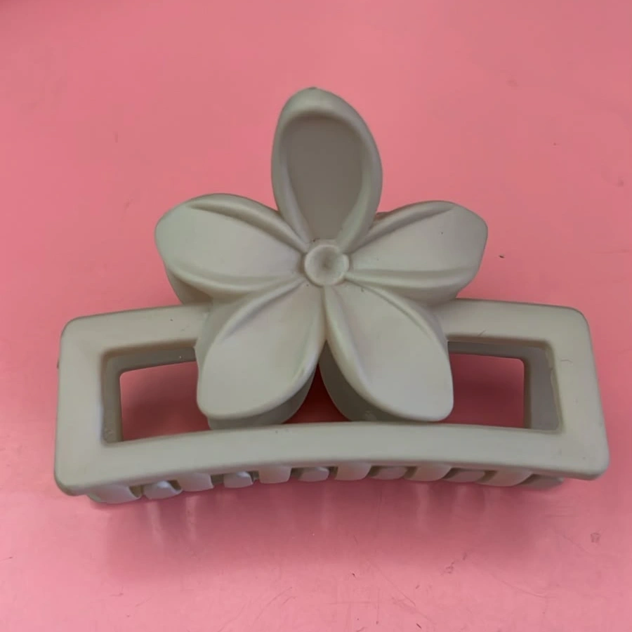 Luxury Cream Floral Rectangular Hair Claw Clip 1