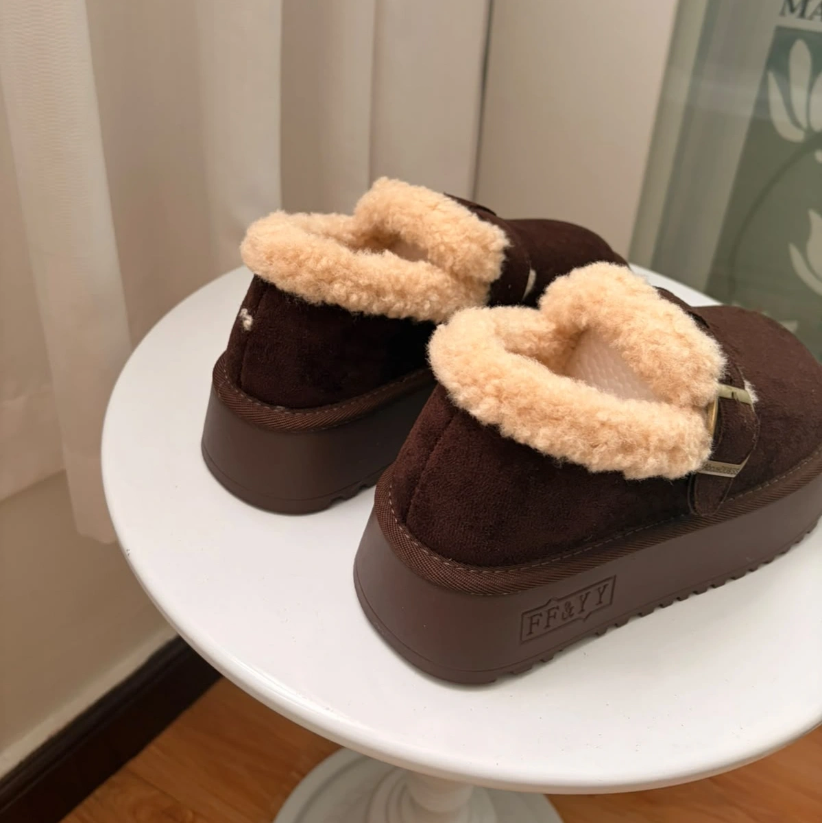 Solana Uggs 2