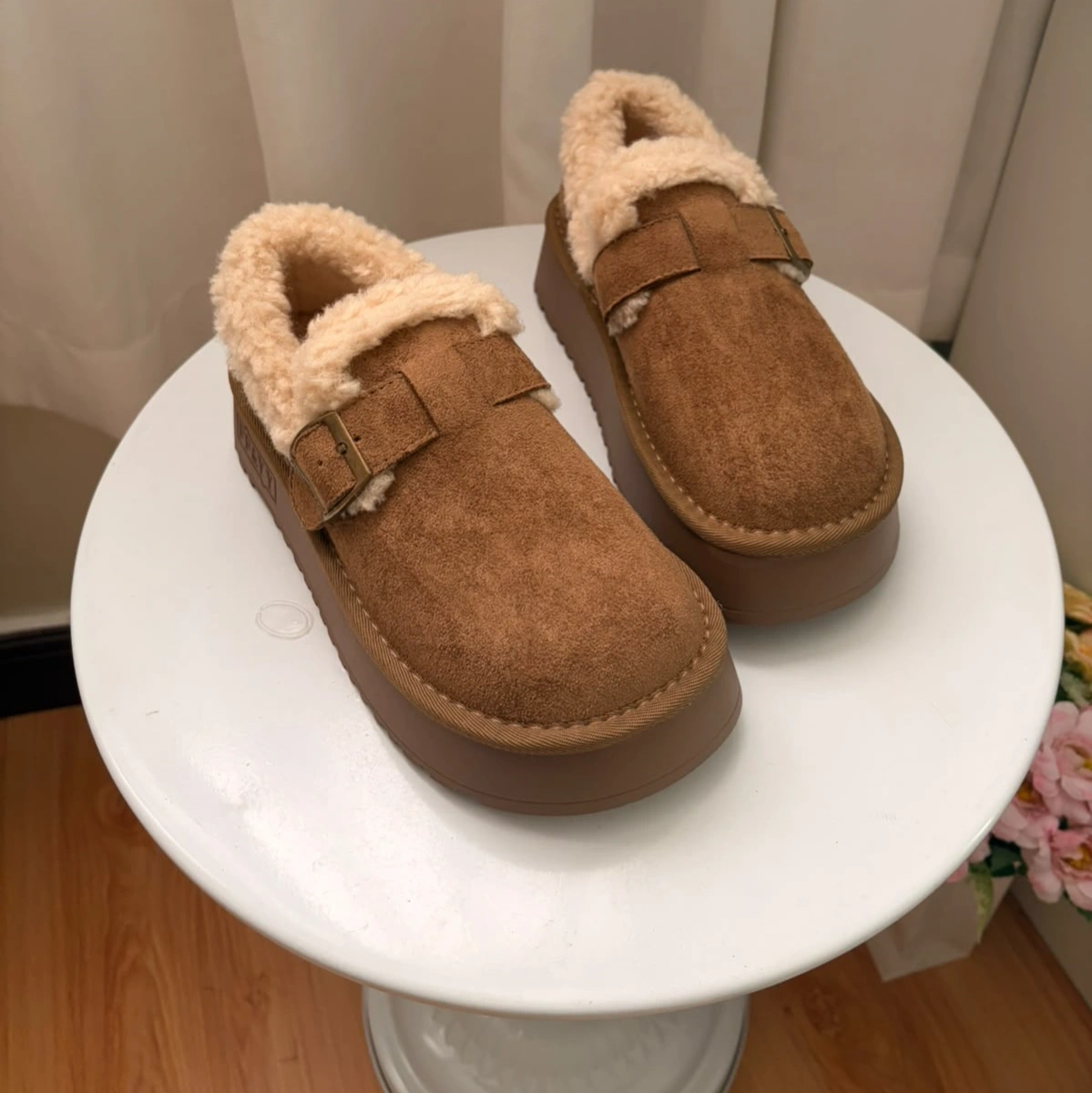 Solana Uggs 8