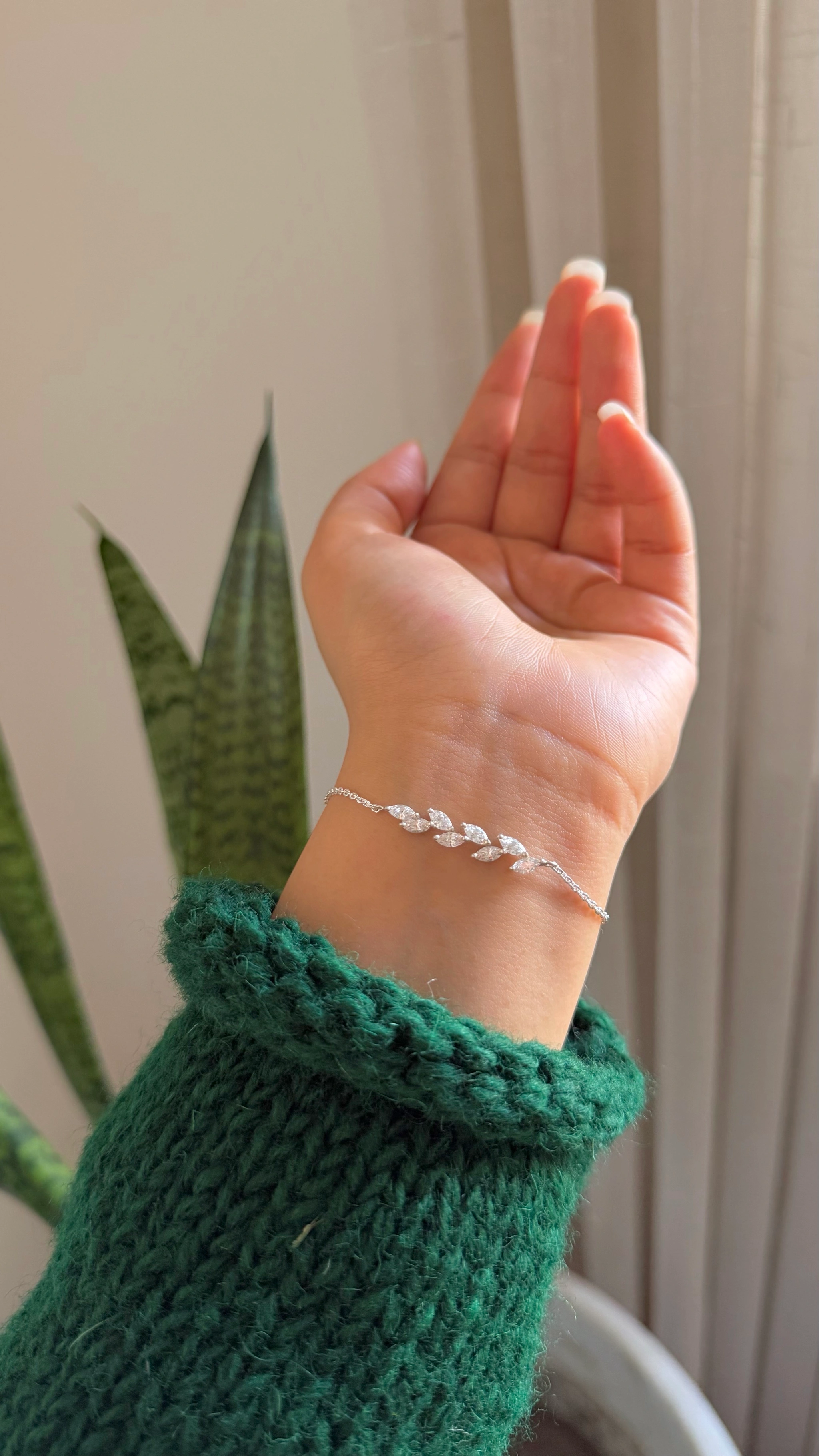 PURE SILVER PETALS BRACELET 2