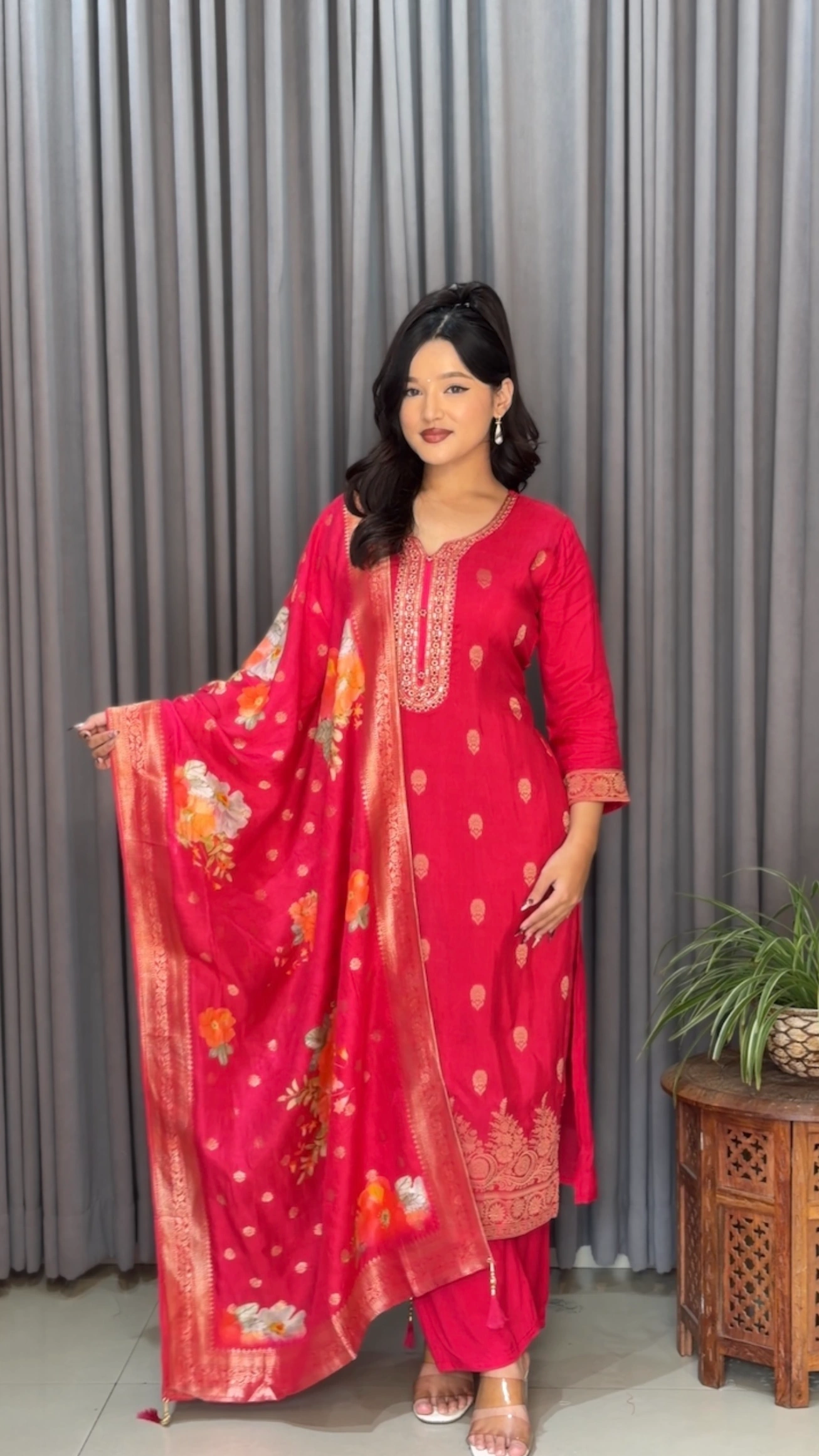 Traditional Buti Dola Silk Kurtha Set - Series 117 1