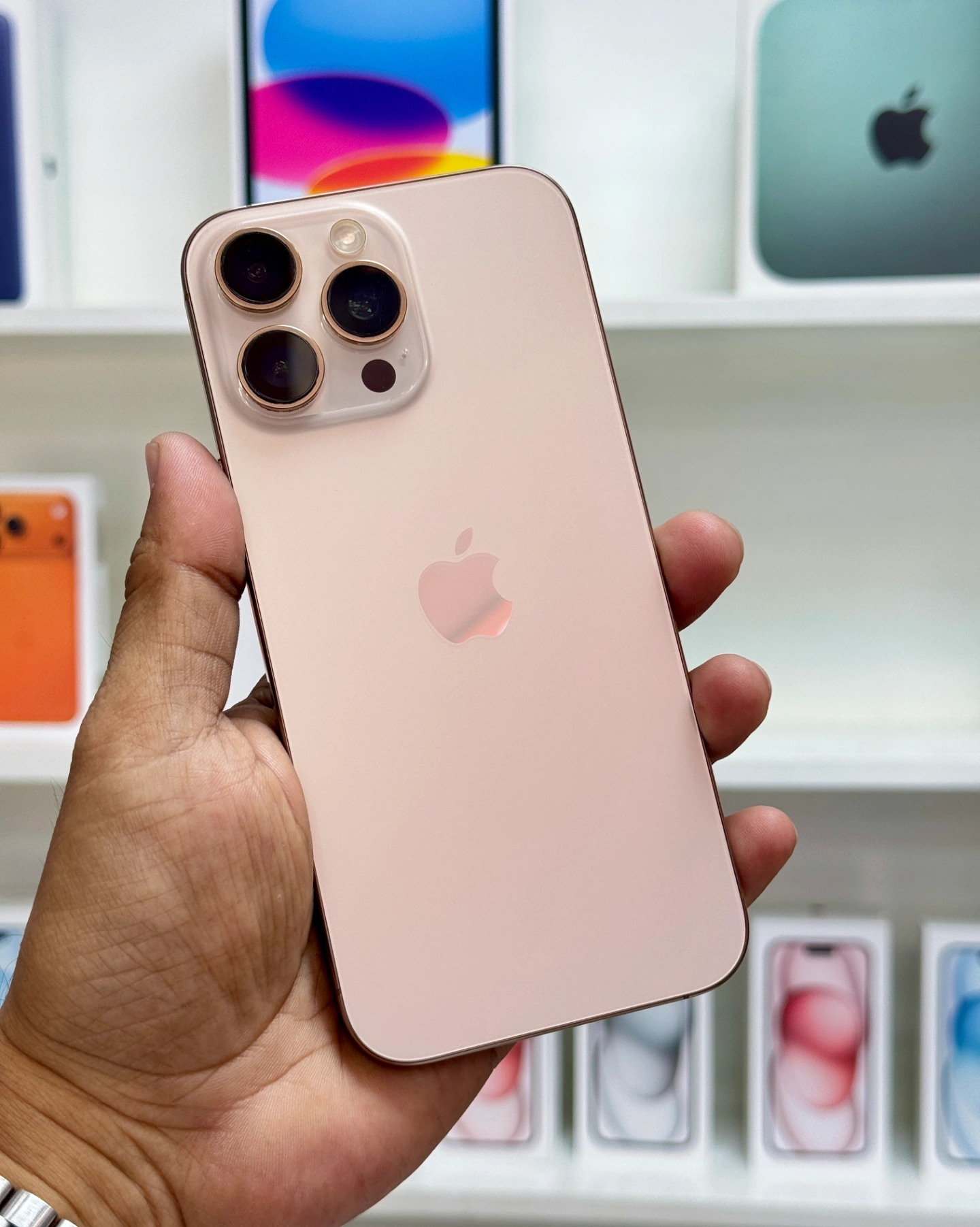 iPhone 16 Pro Max (256gb) 1