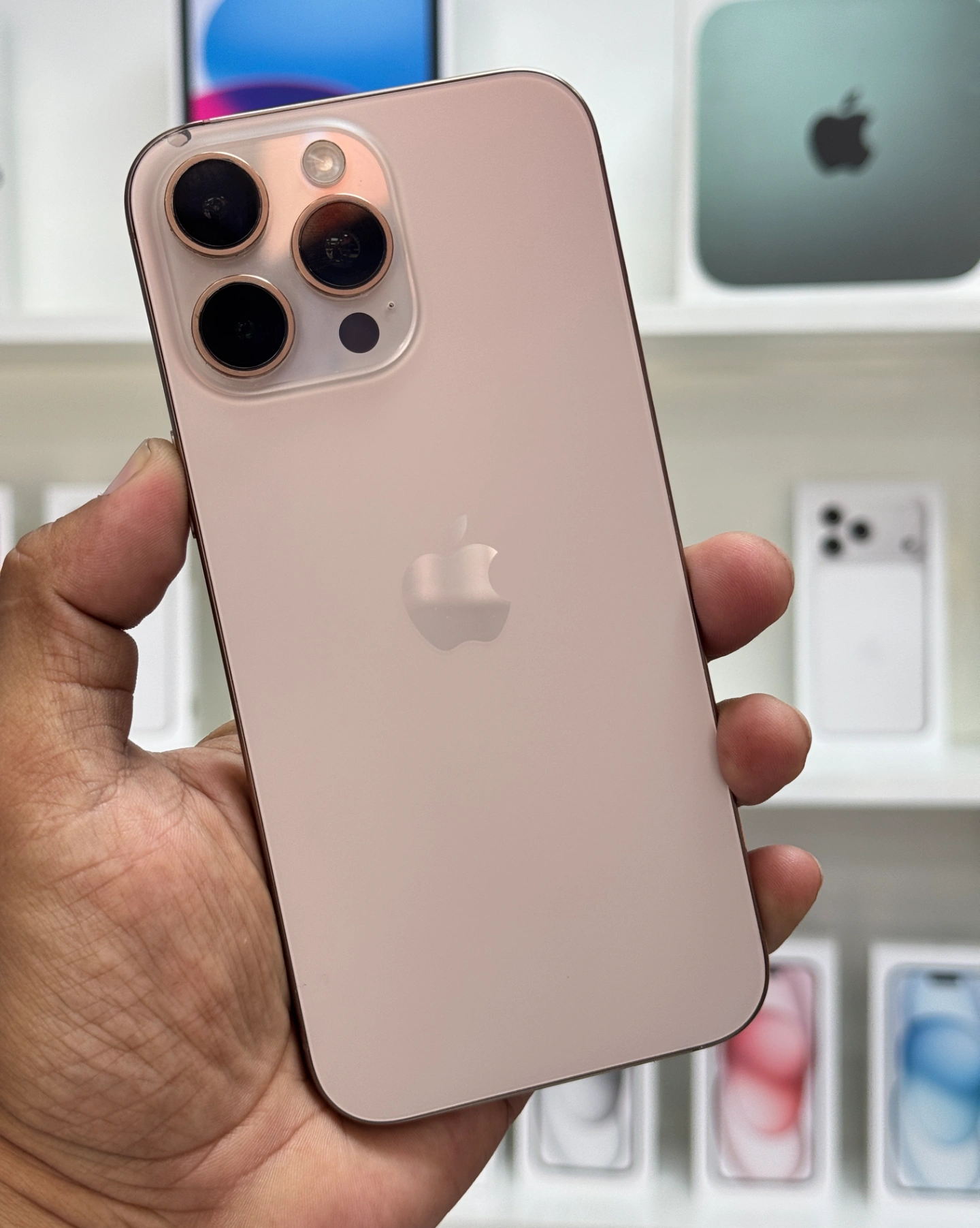 iPhone 16 Pro Max (256gb) 1
