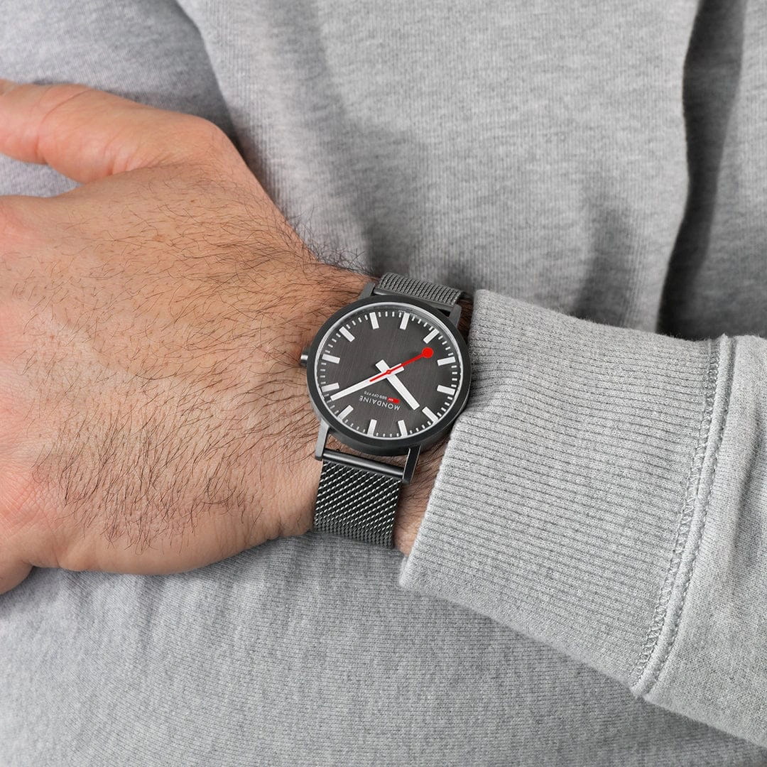 Mondaine Classic Quartz 40mm A660.30360.81SBM 2