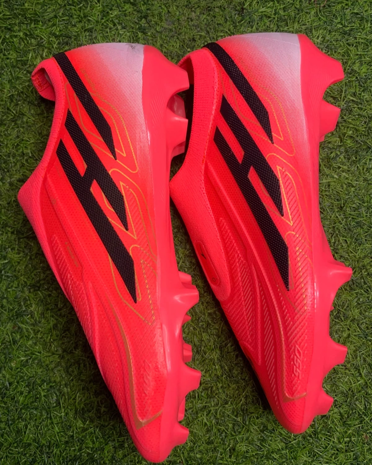 Anza 550 Non-Lace FG Football Boots – Solar Red/Black Slip-On Soccer Cleats 3