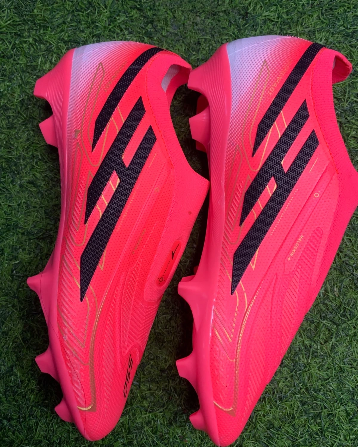 Anza 550 Non-Lace FG Football Boots – Solar Red/Black Slip-On Soccer Cleats 1