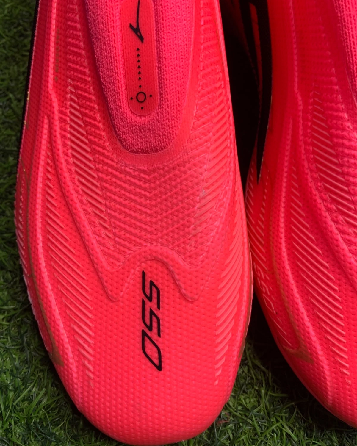 Anza 550 Non-Lace FG Football Boots – Solar Red/Black Slip-On Soccer Cleats 4