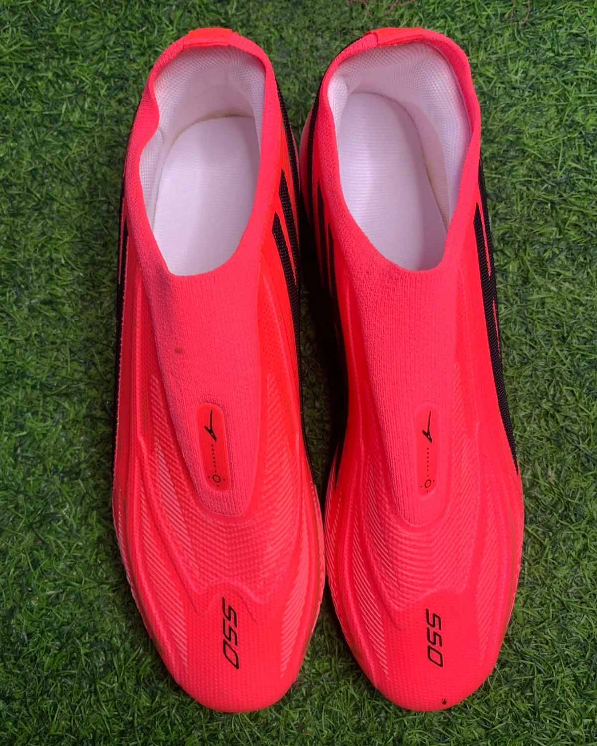 Anza 550 Non-Lace FG Football Boots – Solar Red/Black Slip-On Soccer Cleats 2