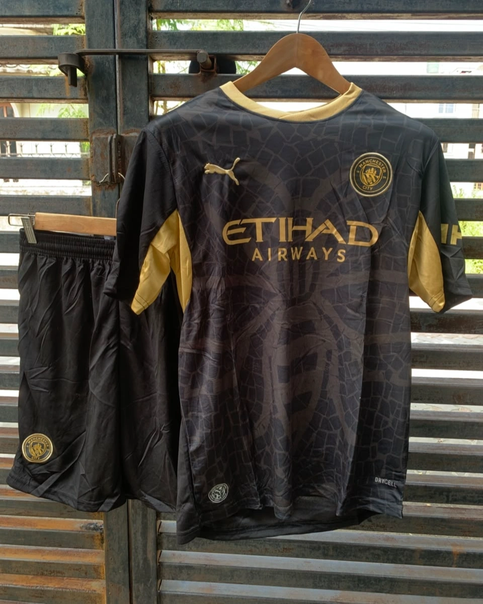 Manchester City 2026/27 Away Jersey & Shorts Set – A-Grade Football Kit (Black/Gold) 1