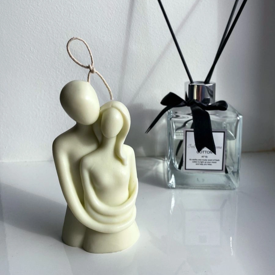 Couple hug mold 1