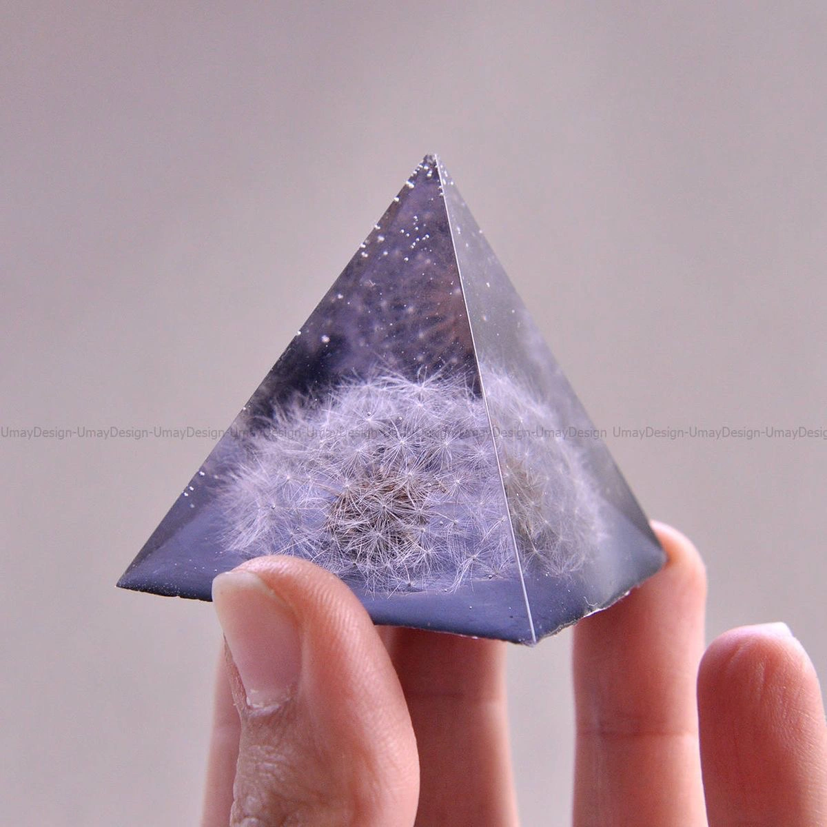 Small pyramid resin mould 1