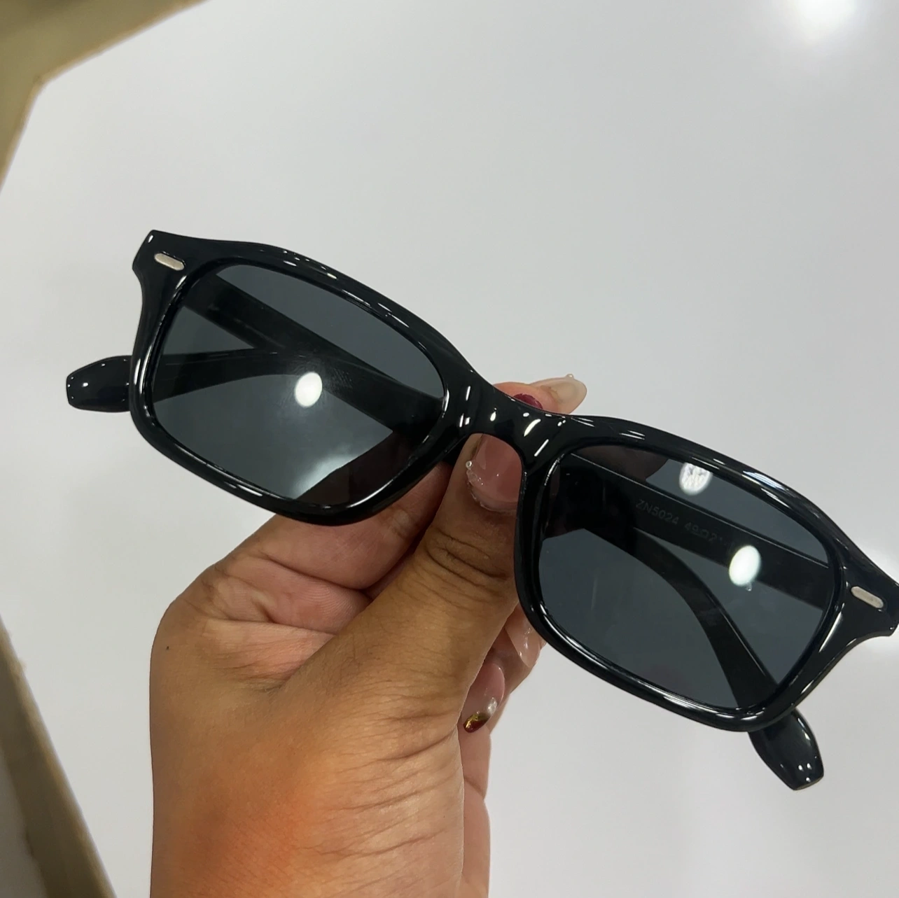 UNISEX Trendy Black Square Framed Sunglasses Dark Lenses - UV Protection 2