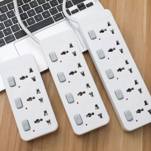 Incoaluxe PR4W Multiplug / Extension Cord with 5-Socket, 3m Cable 2